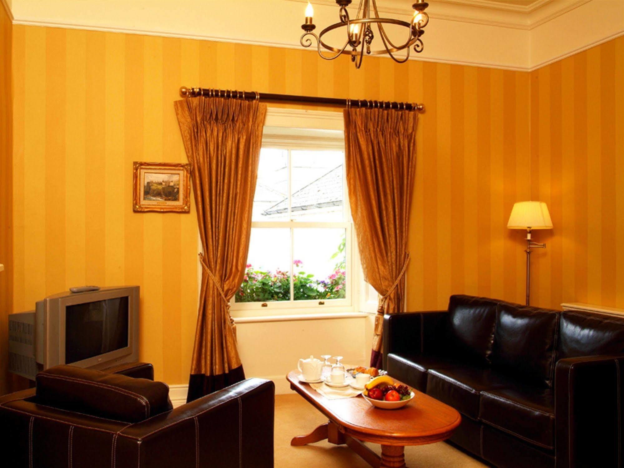 Gleeson'S Restaurant & Rooms روسكومون المظهر الخارجي الصورة